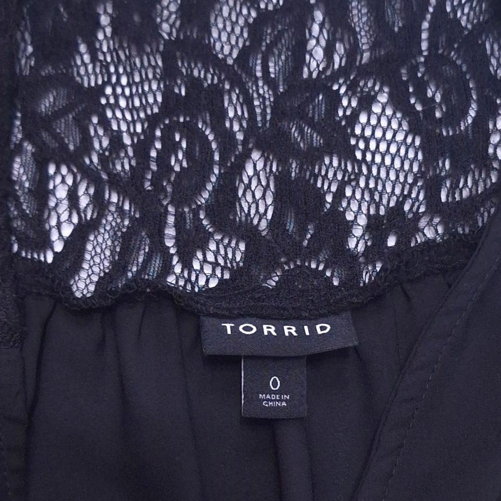 Torrid Lace Yoke Chiffon Tank Top Women 0 Black Curved Hem Dark Academia Flowy - Picture 3 of 10
